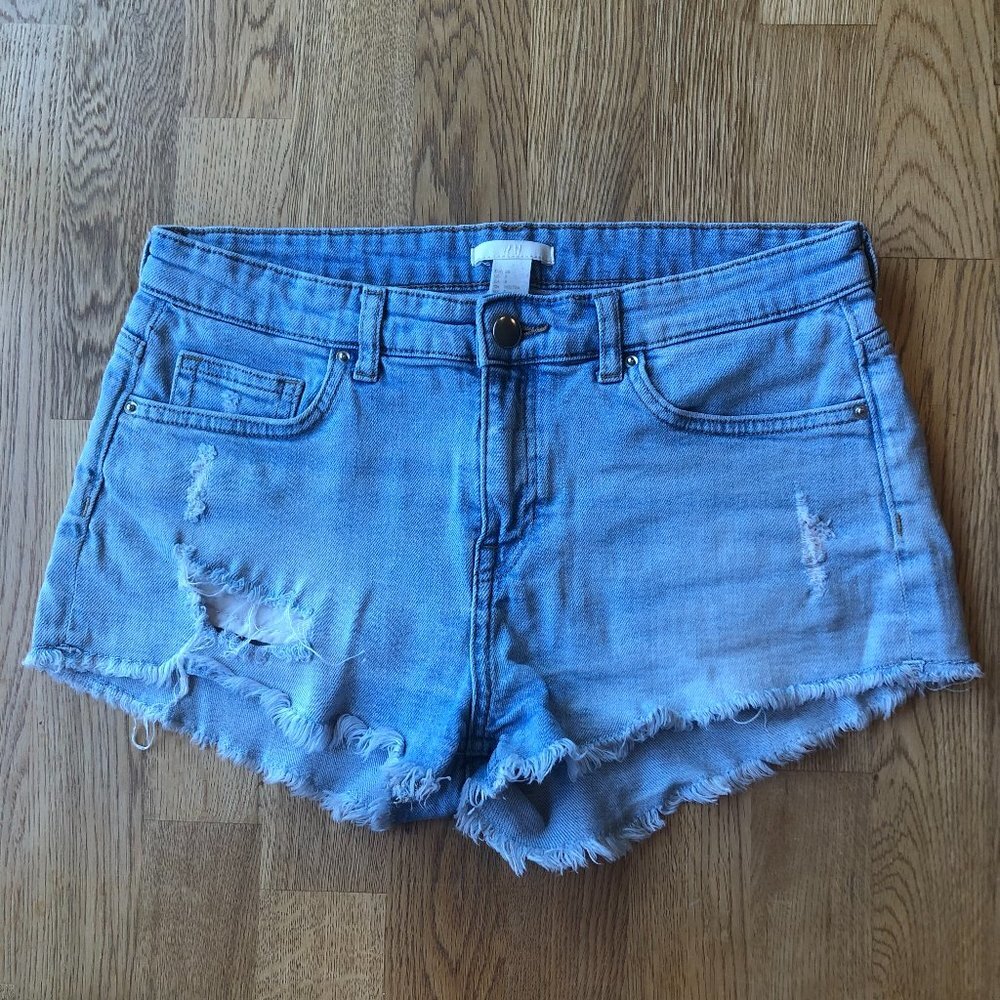 H&M Light Wash Distressed Shorts Cutoff Size 8